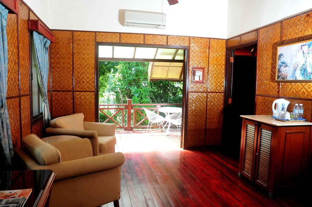 Hotel Mutiara Taman Negara Kuala Tahan Zewnętrze zdjęcie